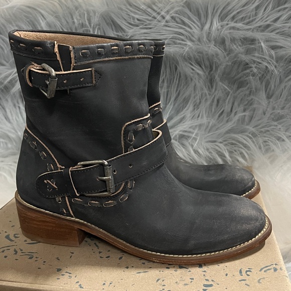 Musse & Cloud Charcoal Buckle Boots - Picture 3 of 5